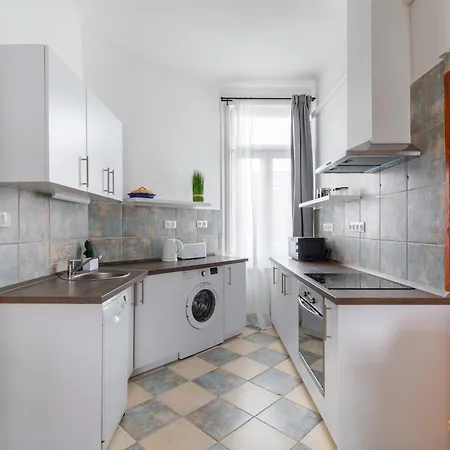 Gde Nagy Diofa 5 Apartment *