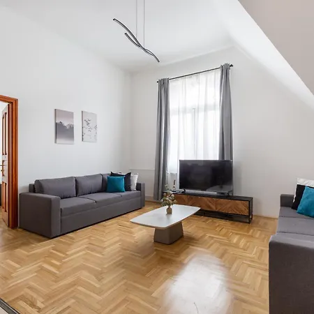 Gde Nagy Diofa 5 Apartment *
